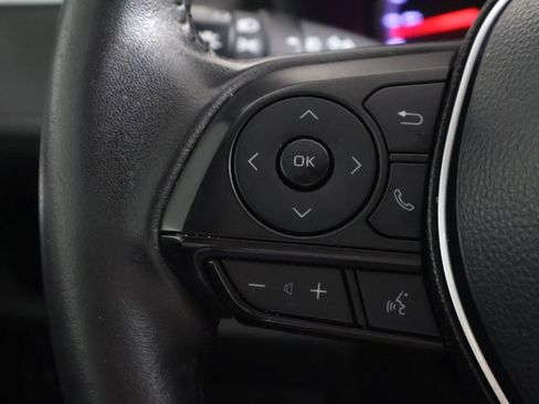 Used 2020 Toyota RAV4 XLE Premium FWD image 38