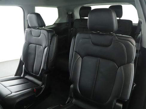 Certified 2022 Jeep Grand Cherokee L Limited AWD/4WD image 5