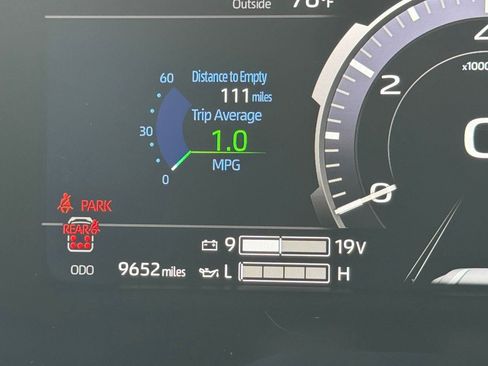 Used 2025 Toyota Sequoia Capstone AWD/4WD image 11