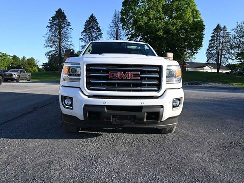 Used 2018 GMC Sierra 2500 SLT w/ All Terrain HD Package AWD/4WD image 4
