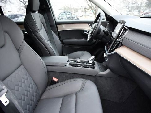 Certified 2025 Volvo XC90 B6 Plus image 23