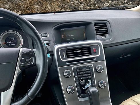 Used 2012 Volvo S60 T5 image 6