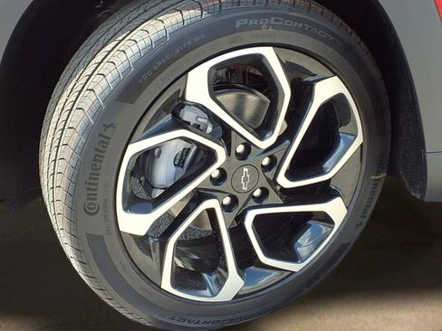 New 2026 Chevrolet Trax RS w/ Sunroof Package FWD image 22