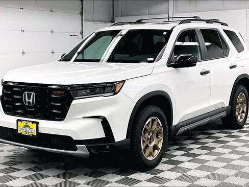 Used 2024 Honda Pilot TrailSport image 12