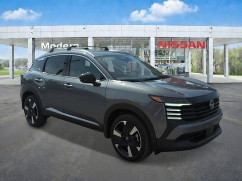 New 2026 Nissan Kicks SR w/ Cold Weather Package image 7