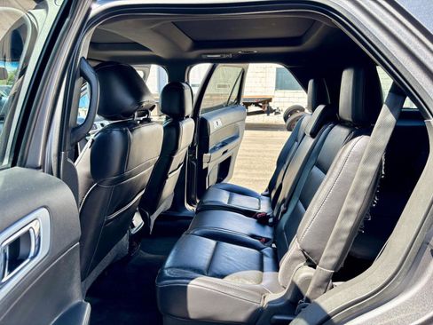 Used 2013 Ford Explorer XLT AWD/4WD image 14