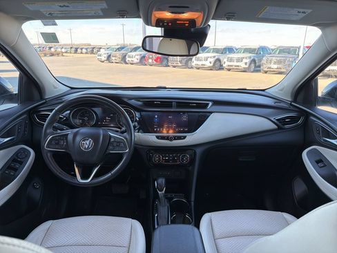 Used 2022 Buick Encore GX Essence w/ Sport Touring Package FWD image 17