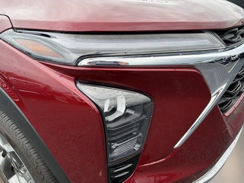 Certified 2024 Chevrolet Trax LT w/ Driver Confidence Package FWD image 12