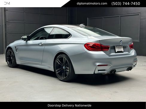 Used 2018 BMW M4 Coupe w/ M Driver's Package image 5