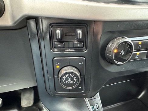 Used 2022 Ford F150 XL w/ Trailer Tow Package image 16