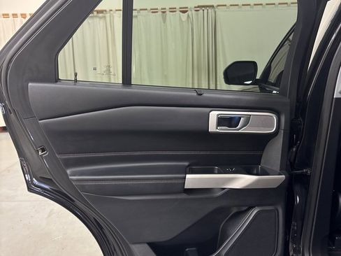 Used 2020 Ford Explorer Limited w/ Class III Trailer Tow Package image 26