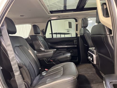 Used 2020 Ford Expedition Platinum image 14