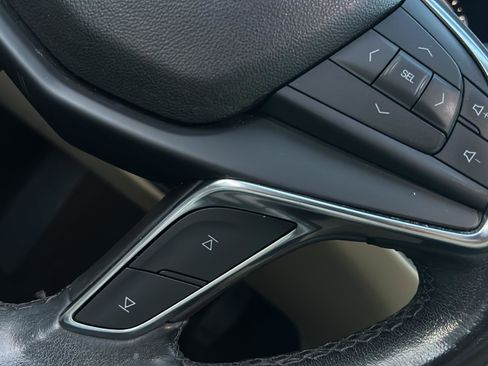 Used 2018 Cadillac XT5 Luxury w/ Driver Awareness Package image 29