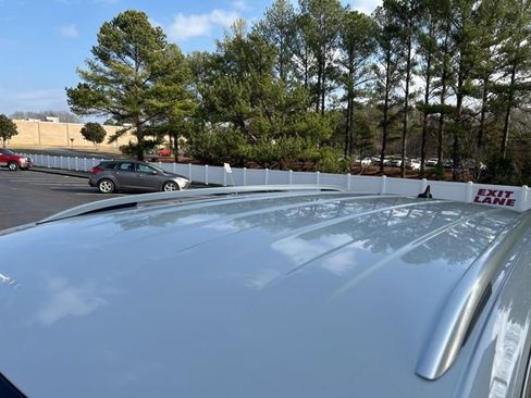 Certified 2024 Volkswagen Tiguan SE image 13