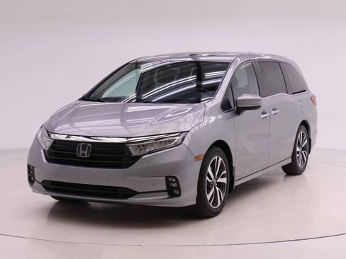 Used 2023 Honda Odyssey Touring image 1