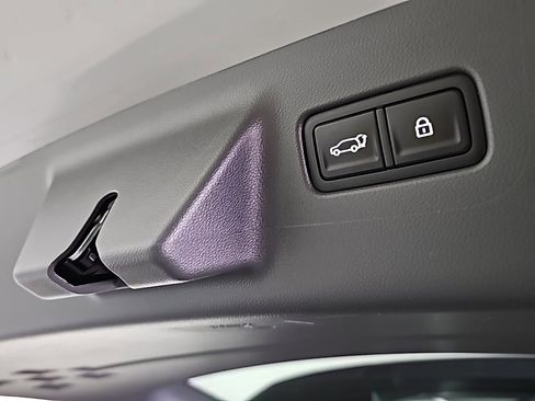 Used 2024 Hyundai Santa Fe Limited image 16