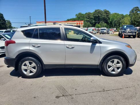 Used 2013 Toyota RAV4 XLE AWD/4WD image 8
