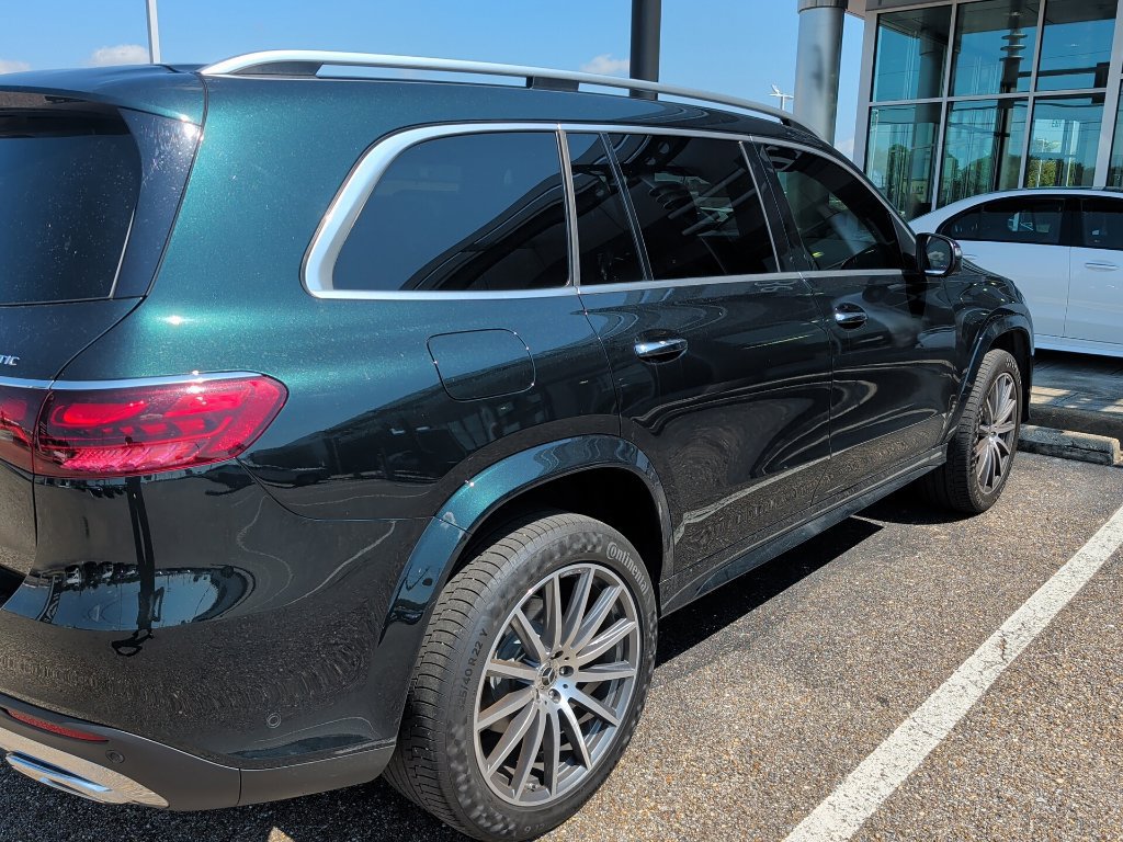 Used 2025 Mercedes-Benz GLS 450 4MATIC image 8