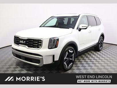 Used 2024 Kia Telluride S w/ S Sunroof Package
