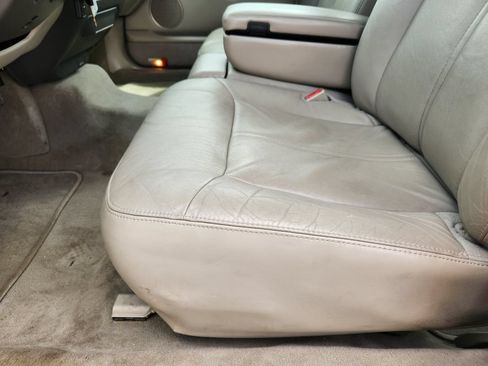 Used 2006 Lincoln Town Car Signature Limited RWD image 26