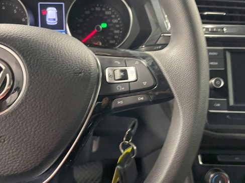 Used 2018 Volkswagen Tiguan S image 30