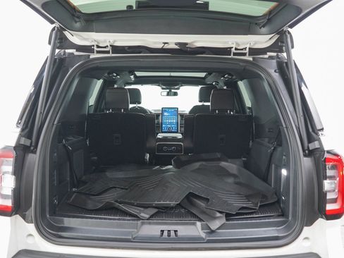 Used 2024 Ford Expedition Limited AWD/4WD image 16