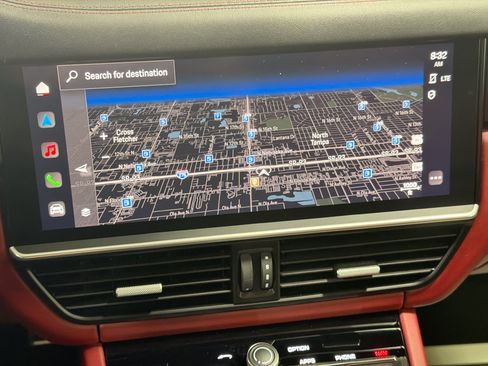 Certified 2023 Porsche Cayenne Turbo AWD/4WD image 32