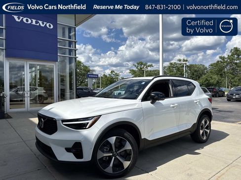 Certified 2026 Volvo XC40 B5 Plus AWD/4WD image 1