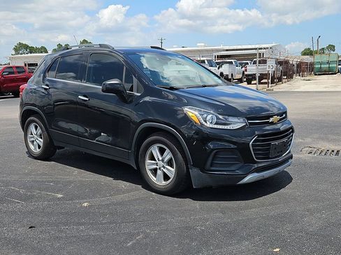 Used 2019 Chevrolet Trax LT w/ LT Convenience Package FWD image 8