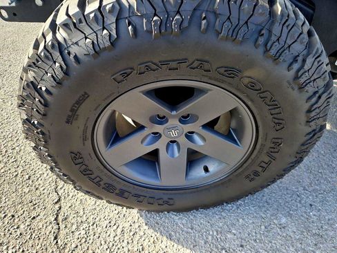 Used 2015 Jeep Wrangler Unlimited Sport w/ Quick Order Package 24S image 11