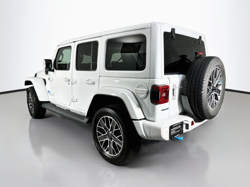 Used 2023 Jeep Wrangler Unlimited Sahara AWD/4WD image 3