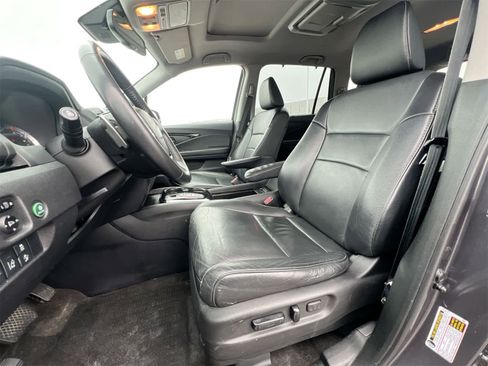 Used 2017 Honda Pilot Touring image 16