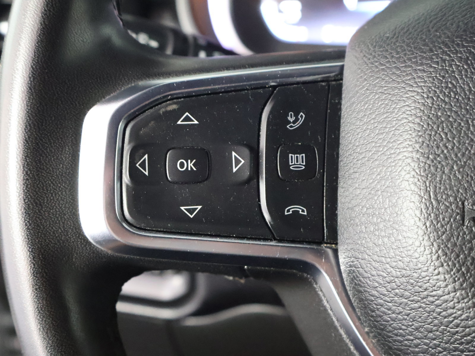 Used 2026 RAM 2500 Laramie AWD/4WD image 39