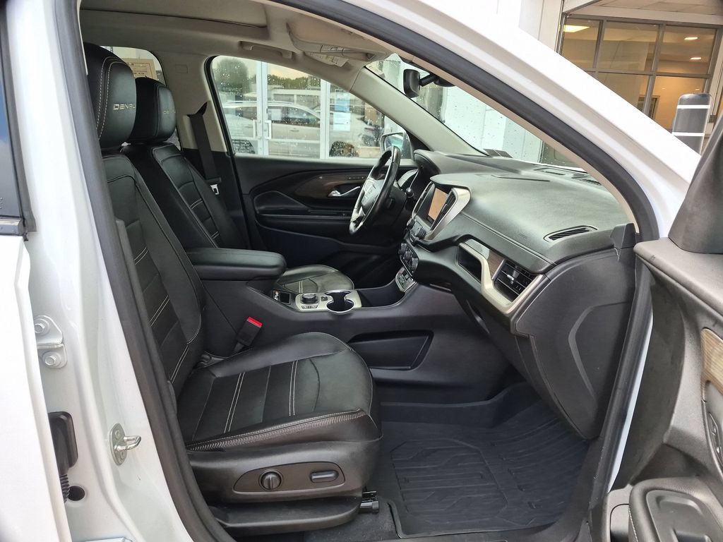 Used 2023 GMC Terrain Denali w/ LPO, Floor Liner Package AWD/4WD image 36