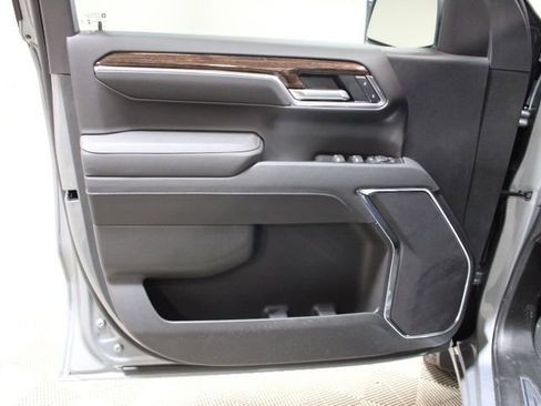 New 2026 GMC Sierra 1500 SLE image 16