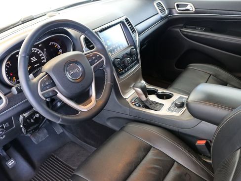 Used 2017 Jeep Grand Cherokee Limited w/ Luxury Group II image 19