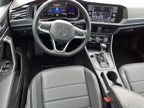 Used 2024 Hyundai Elantra SEL image 9