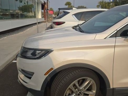 Used 2018 Lincoln MKC Reserve image 2