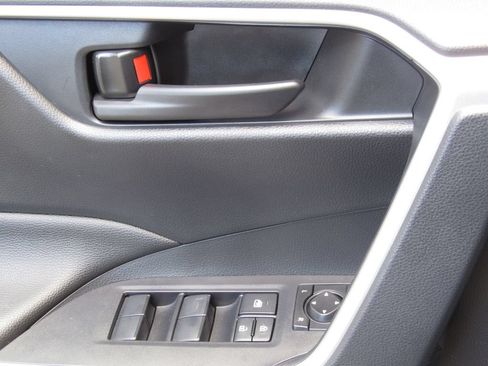 Certified 2025 Toyota RAV4 LE AWD/4WD image 32