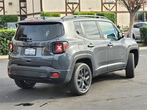 Used 2023 Jeep Renegade Altitude image 5