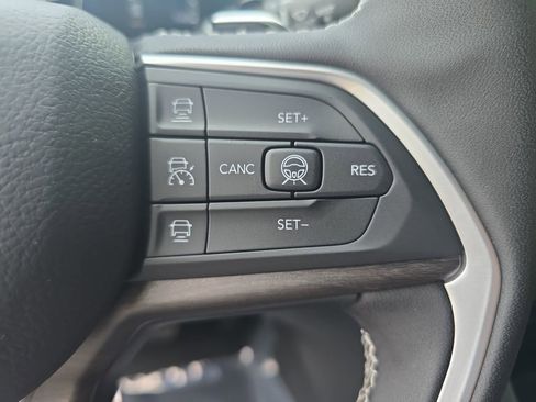 New 2026 Jeep Grand Cherokee Altitude AWD/4WD image 19
