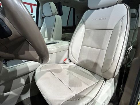 Used 2021 GMC Yukon Denali w/ Denali Premium Package AWD/4WD image 16