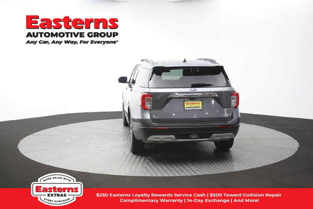 Used 2024 Ford Explorer XLT w/ Equipment Group 202A AWD/4WD image 40