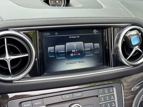 Used 2017 Mercedes-Benz SL 550 image 11