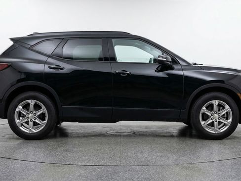 Used 2025 Chevrolet Blazer LT FWD image 11