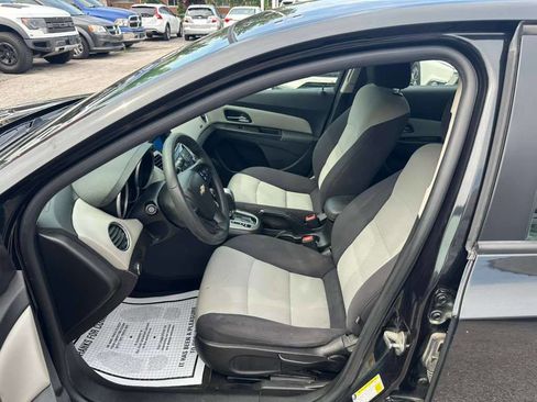 Used 2014 Chevrolet Cruze LS FWD image 11