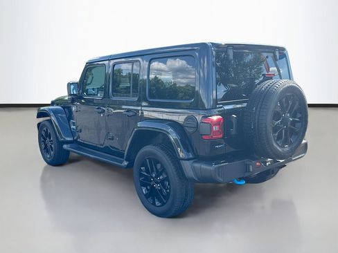 Used 2023 Jeep Wrangler Unlimited Sahara w/ Cold Weather Group AWD/4WD image 5