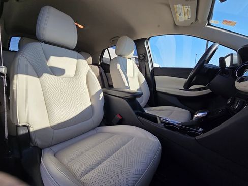 Used 2021 Buick Encore GX Essence w/ Advanced Technology Package image 31