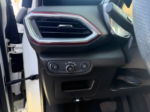 Used 2022 Chevrolet TrailBlazer RS w/ Technology Package FWD image 29