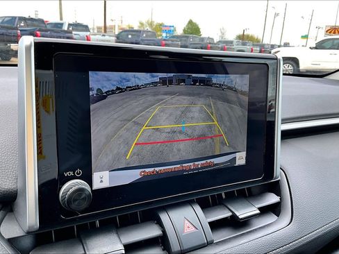 Used 2023 Toyota RAV4 LE image 27